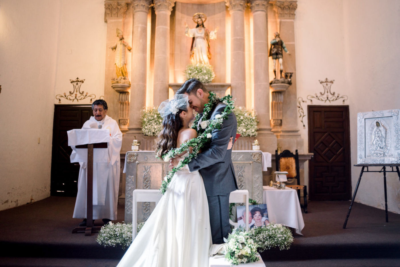 novios felices en caltengo